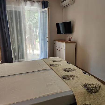 Apartments And Room Napoli Bol Exterior photo