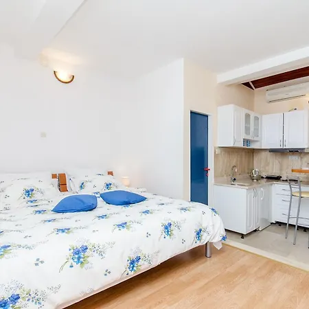Apartments And Room Napoli Bol Exterior photo