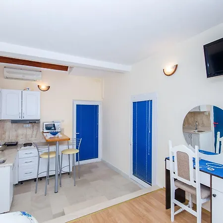 Apartments And Room Napoli Bol Exterior photo