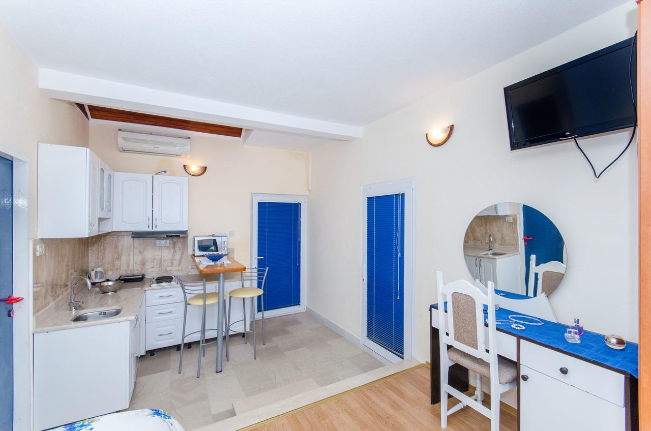 And Napoli Apartment
